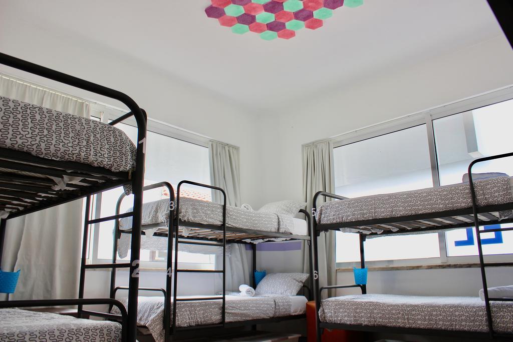 Rich&Poor Hostel Albufeira Buitenkant foto