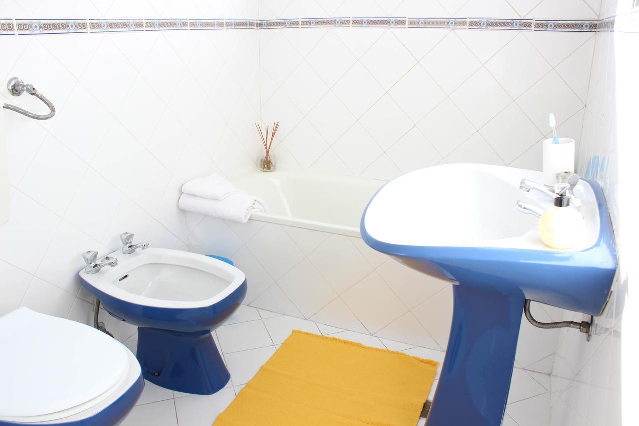 Rich&Poor Hostel Albufeira Buitenkant foto
